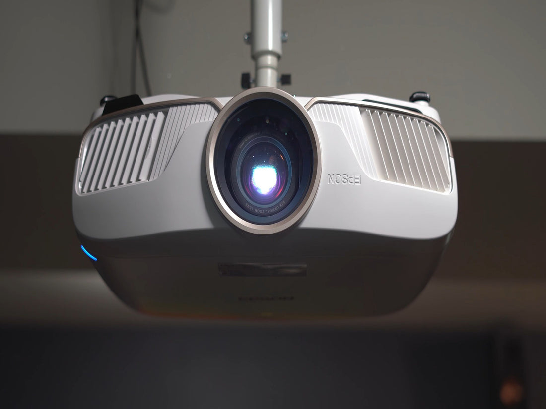 Was ist besser, LED-Projektor oder Glühbirnenprojektor
