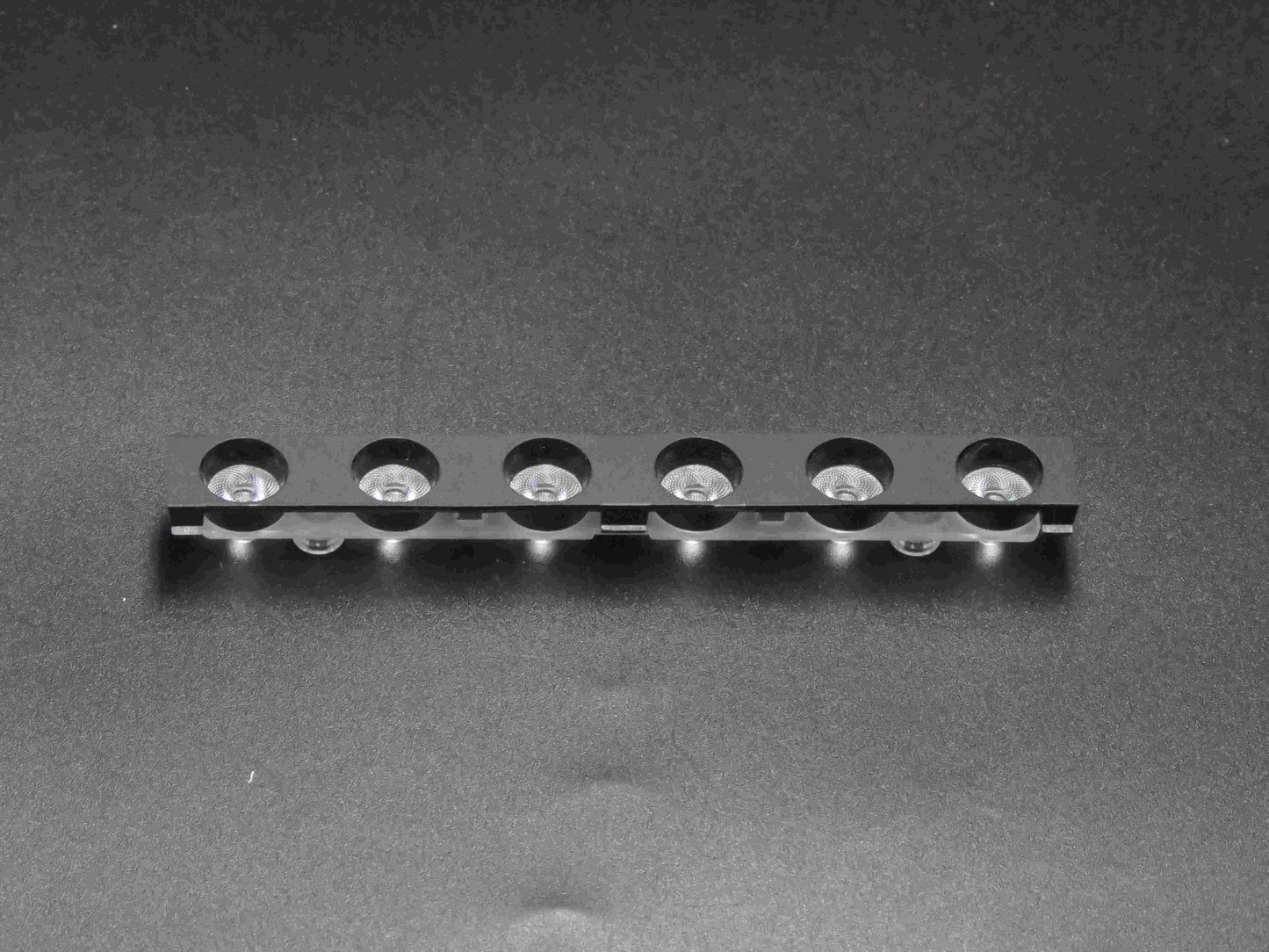 24 Grad 12 mm lineares Lichtlinsenarray für COB führte 3030 optische Linse kleine Linsenfabrik