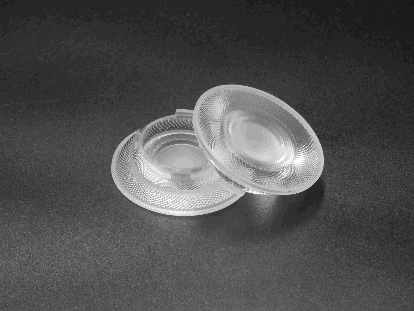 Čínská továrna vyrábí ultratenké antireflexní čočky pro downlight stmívatelné čočky pro reflektory vestavěné COB čočky
