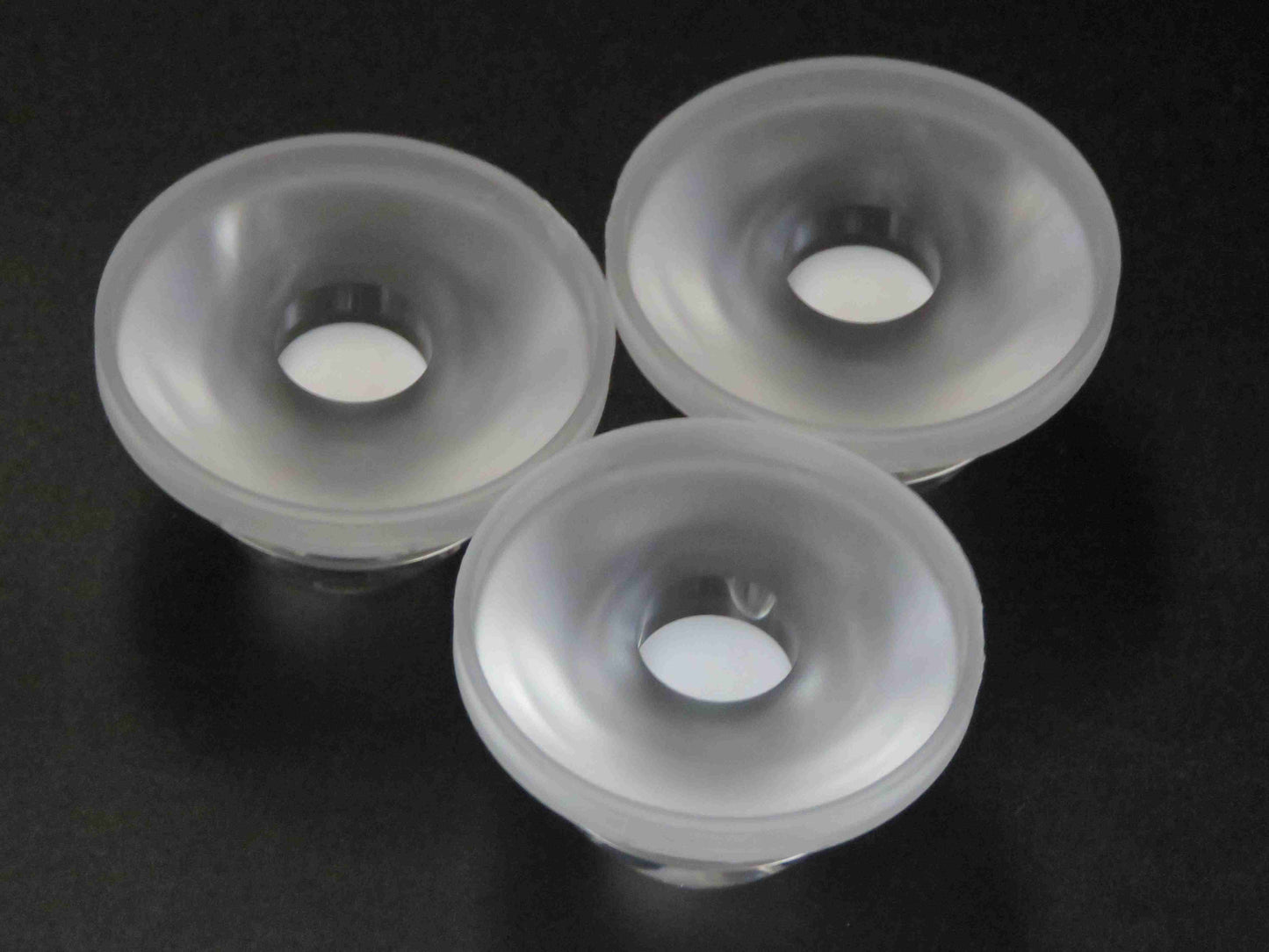 Прозрачно акрилно търговско осветление Точкова оптична леща за миене на стена Пластмасова COB лампа Леща