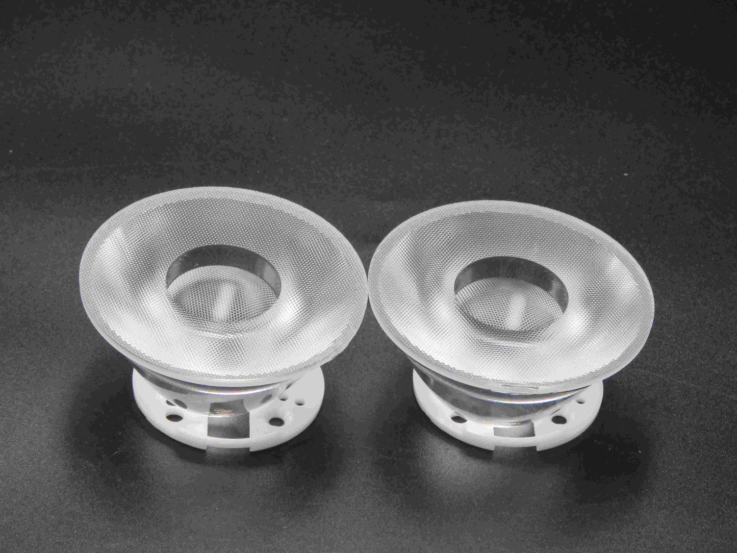 商業照明光学COBは62mm15度の丸いプラスチックレンズ供給を導きました