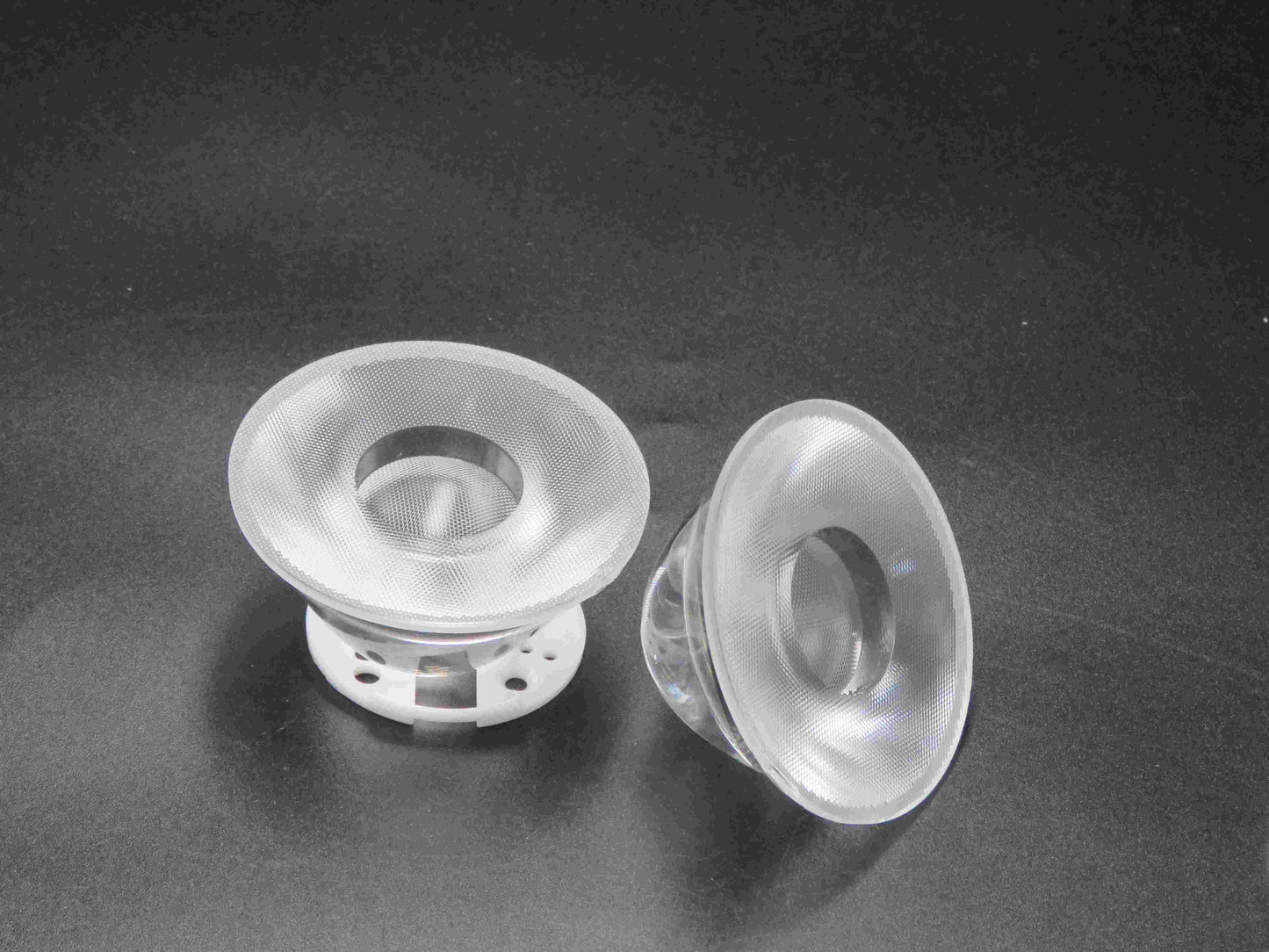 商業照明光学COBは62mm15度の丸いプラスチックレンズ供給を導きました
