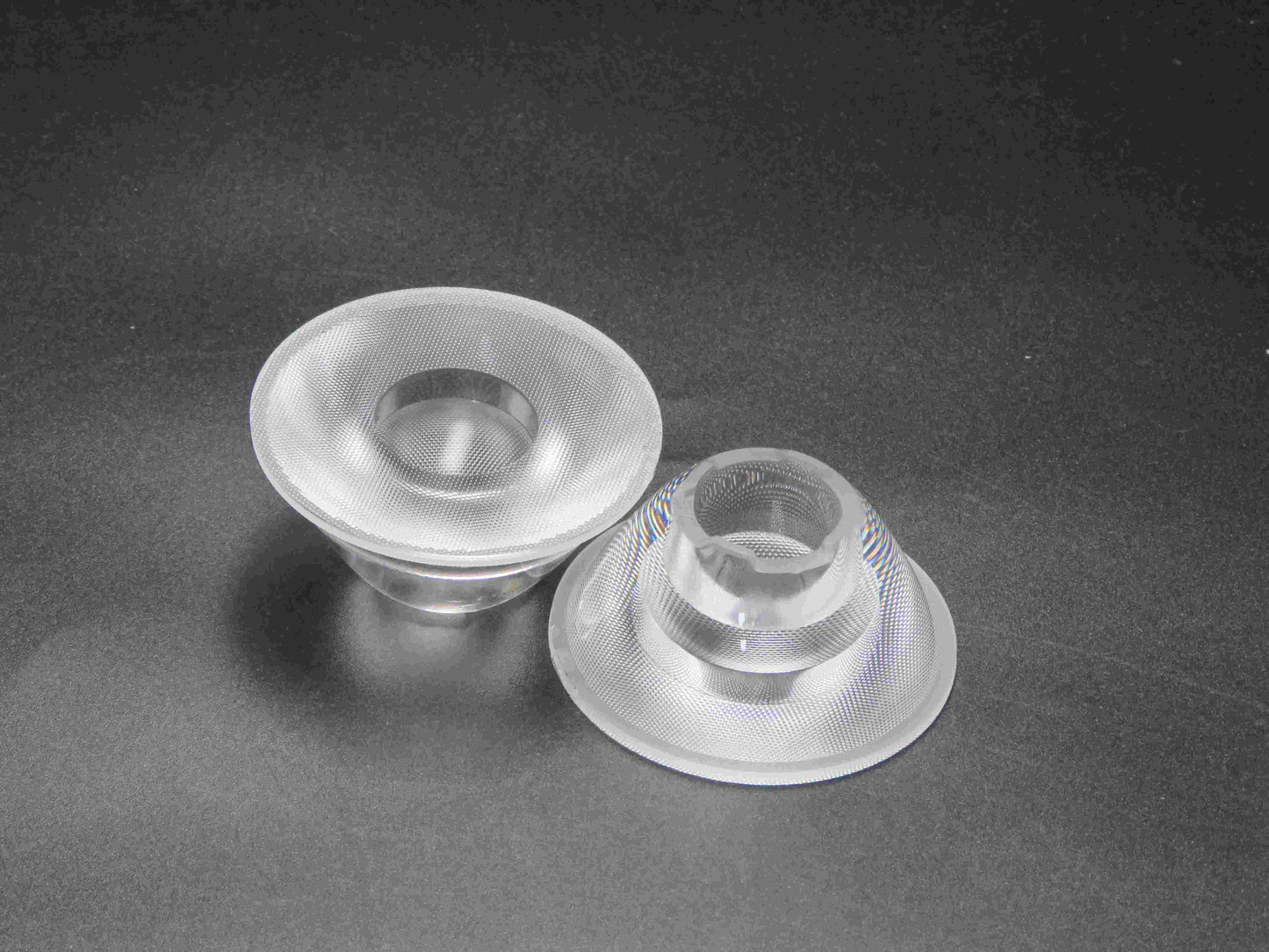 商業照明光学COBは62mm15度の丸いプラスチックレンズ供給を導きました