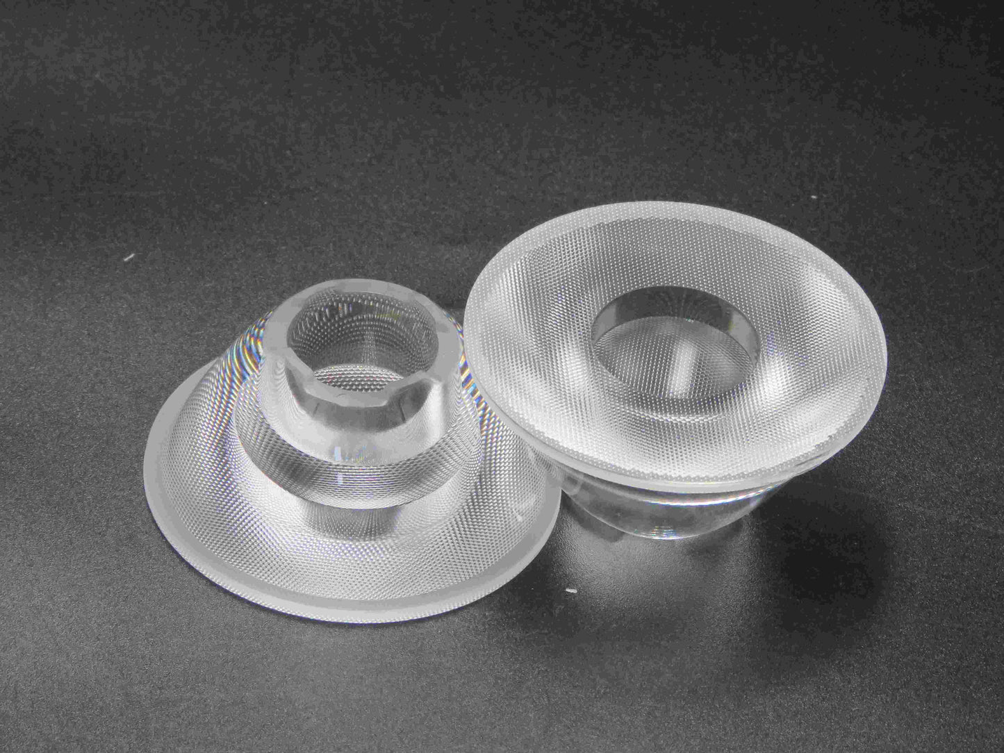 商業照明光学COBは62mm15度の丸いプラスチックレンズ供給を導きました
